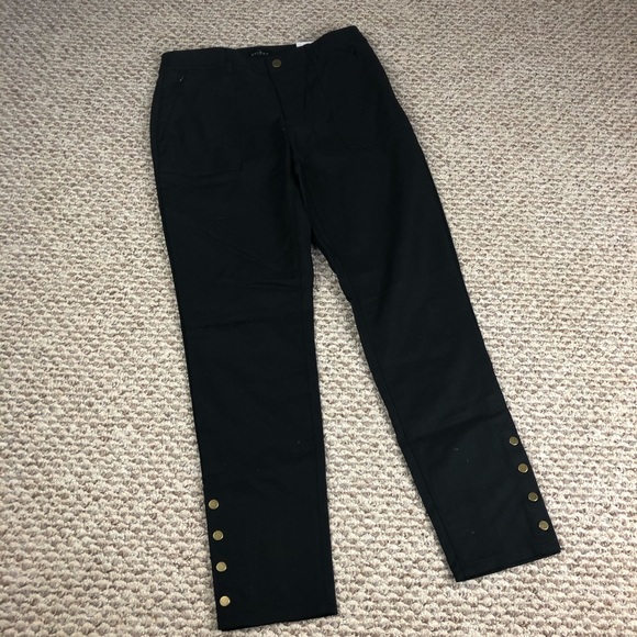 SOLD ❗️WHBM Black Skinny Ankle Pants - Picture 7 of 8